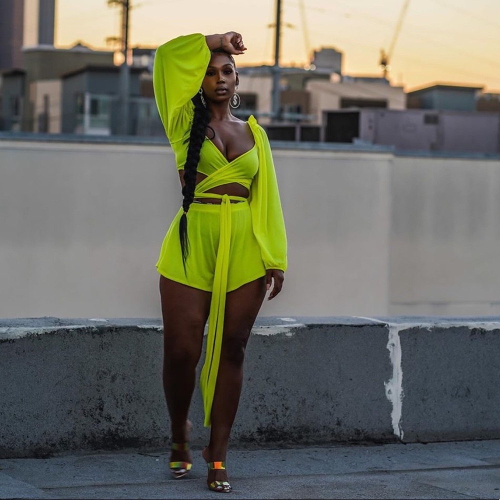 Two Piece Neón Yellow Set